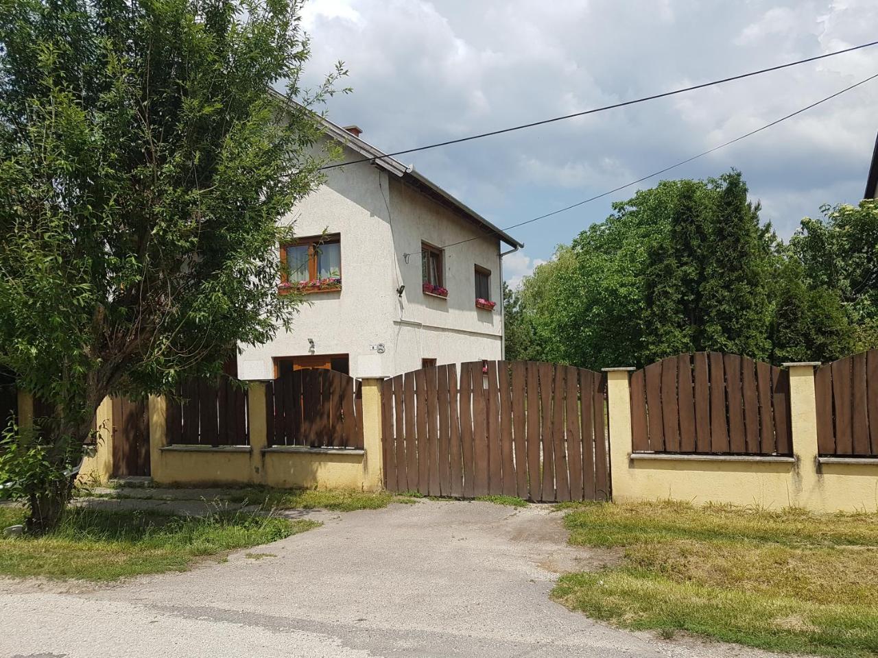 Etyek Rustic Home Exterior photo